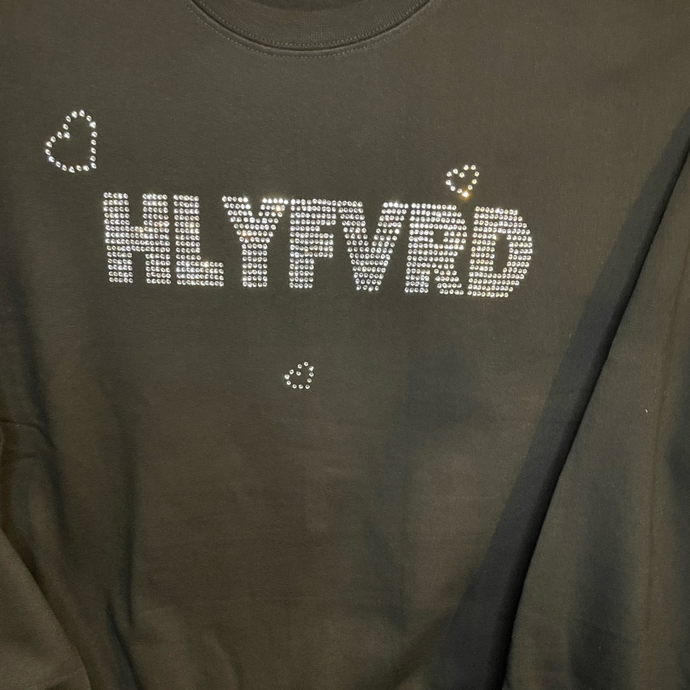 Black sweatshirt